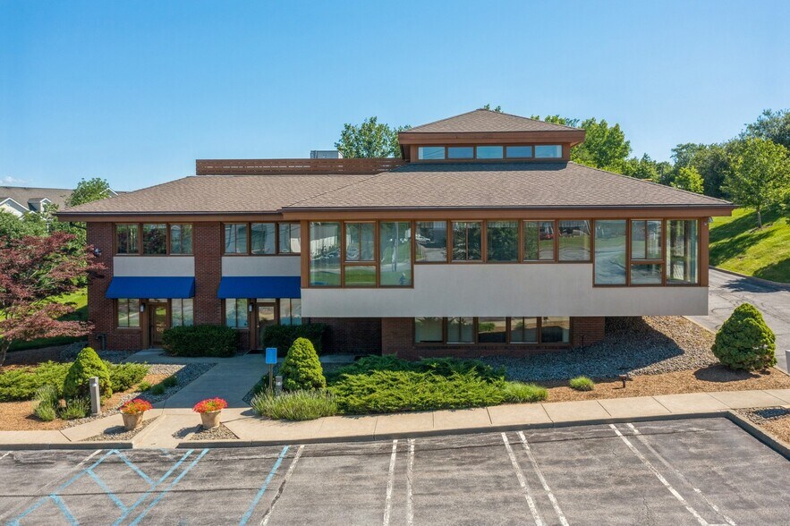 More Photos Of 192 Tower Dr, Middletown Loft Creative Space For Lease