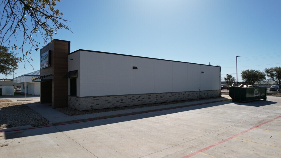 More Photos Of 2510 Commerce st, Belton Medical For Sale