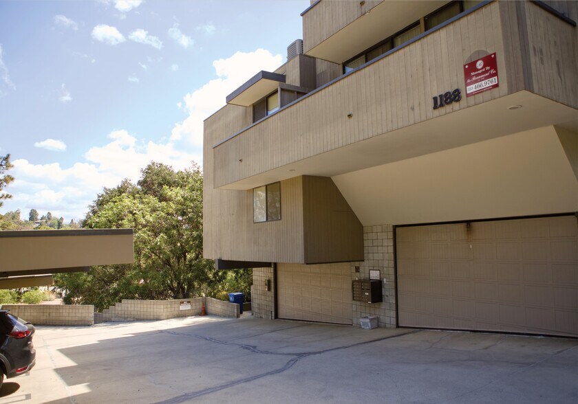 More Photos Of 1188 Innes Ave, Los Angeles Apartments For Sale