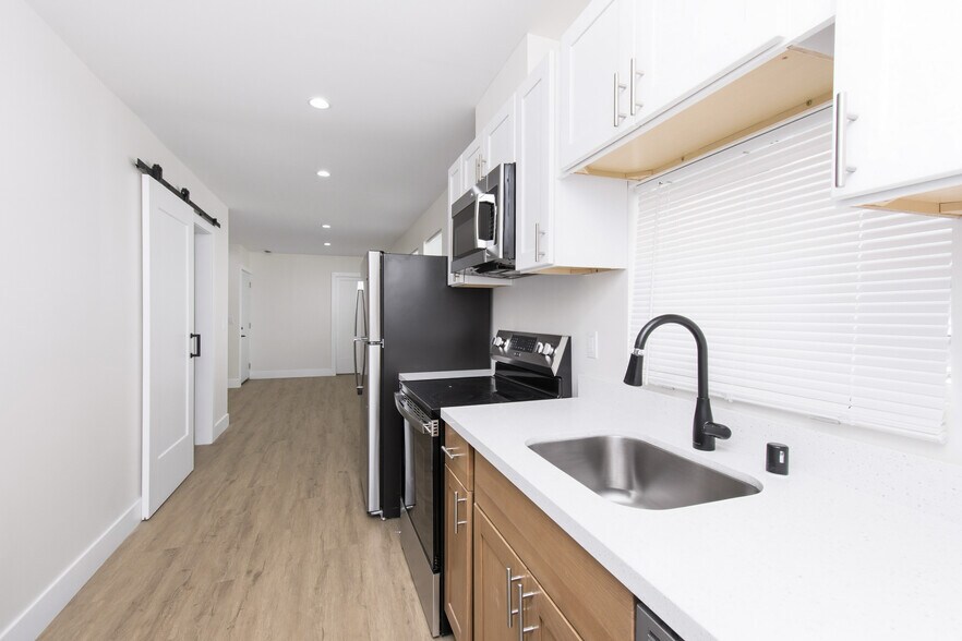 More Photos Of 1823 P St, Sacramento Apartments For Sale