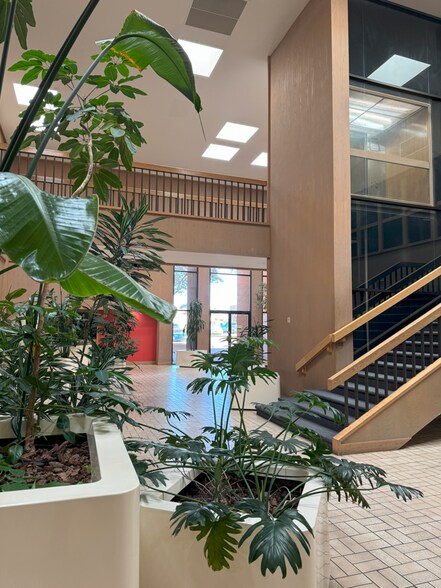 More Photos Of 9440 Viscount Blvd, El Paso Office For Sale