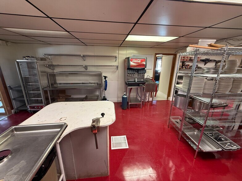 More Photos Of 1640 W US-2, Crystal Falls Restaurant For Sale