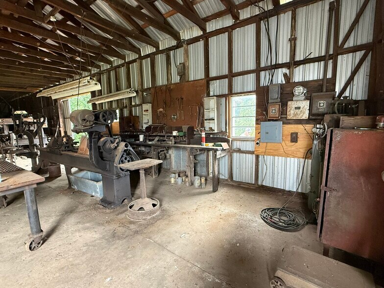 More Photos Of 245 E Washington St, Abbeville Industrial For Sale