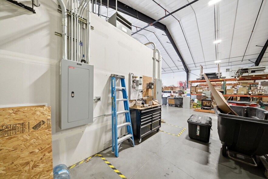 More Photos Of 7217 NE 99th St, Vancouver Industrial For Sale