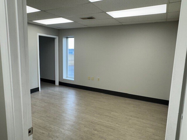 More Photos Of 1871 Industrial Bypass N, Franklin Warehouse For Lease