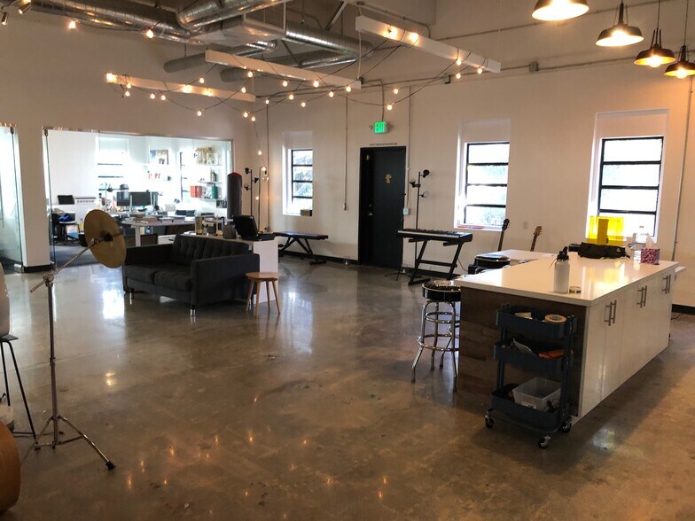 More Photos Of 44 S Mentor Ave, Pasadena Office For Lease