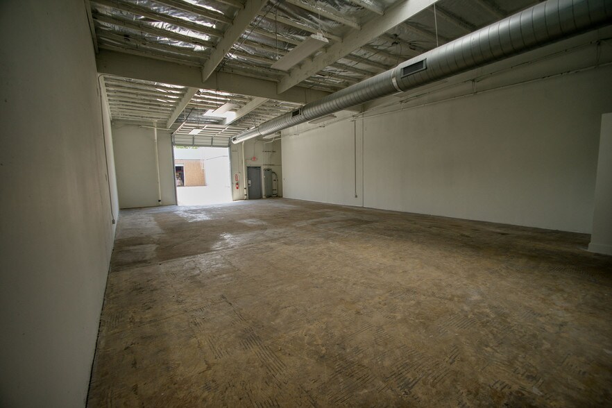 More Photos Of 8422-8428 Sterling St, Irving Unknown For Lease