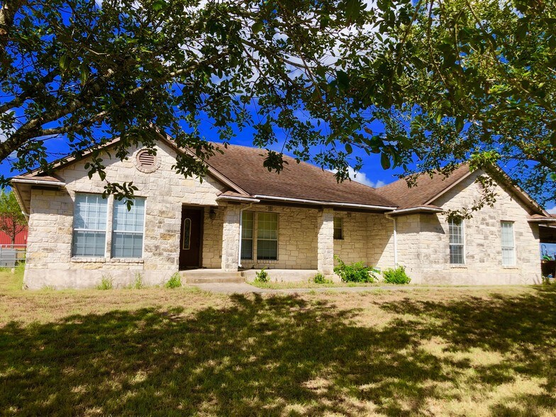 More Photos Of 8101 Coulver Rd, Austin Mixed Retail For Lease