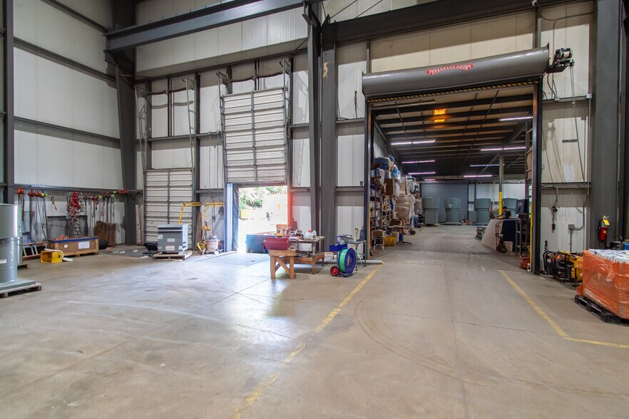 More Photos Of 1132 W Veterans Blvd, Auburn Manufacturing For Sale
