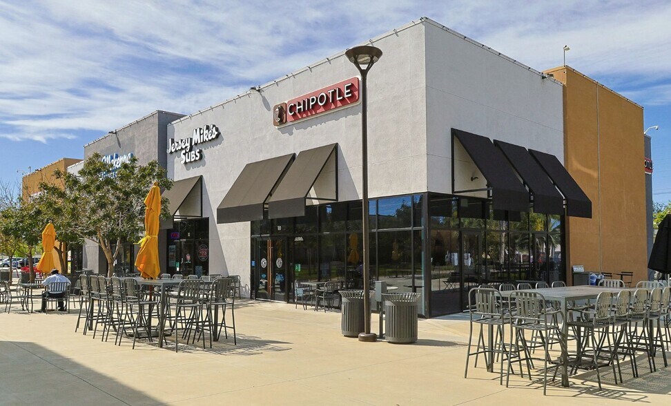 More Photos Of 8420-8440 Balboa Blvd, Northridge Storefront For Sale