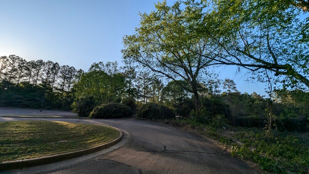 More Photos Of 2084 McGee Rd, Snellville Swimming Pool For Sale