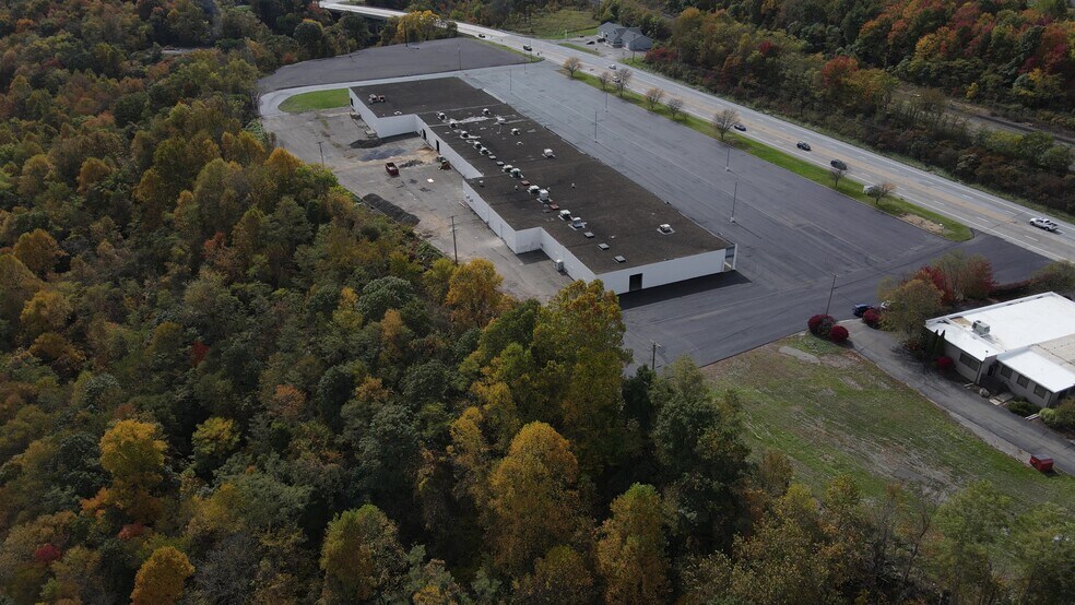 More Photos Of 6794 Big Beaver Blvd, Beaver Falls Flex For Lease