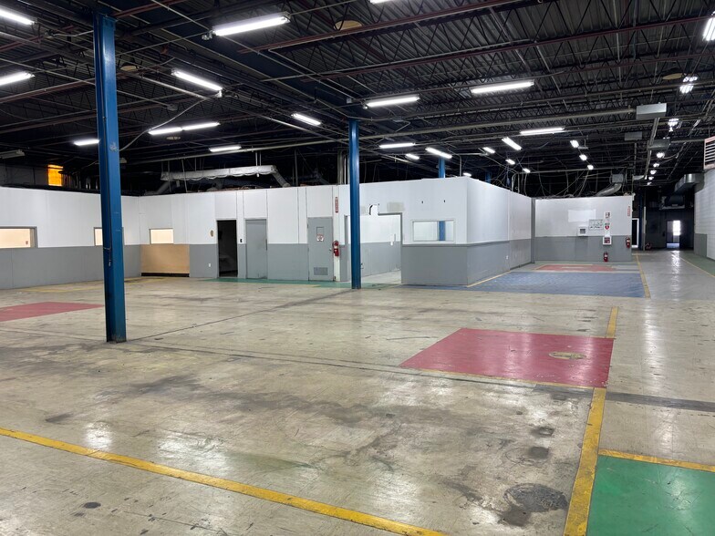 More Photos Of 200 Commerce Dr, Montgomeryville Warehouse For Sale