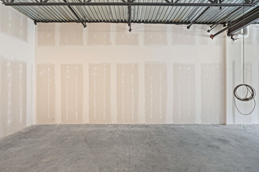 More Photos Of 246 Nolanridge Cres NW, Calgary Storefront For Lease