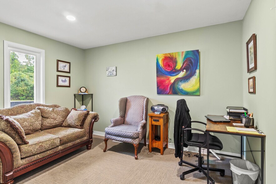 More Photos Of 643 Bodey Cir, Urbana Storefront Retail Office For Sale