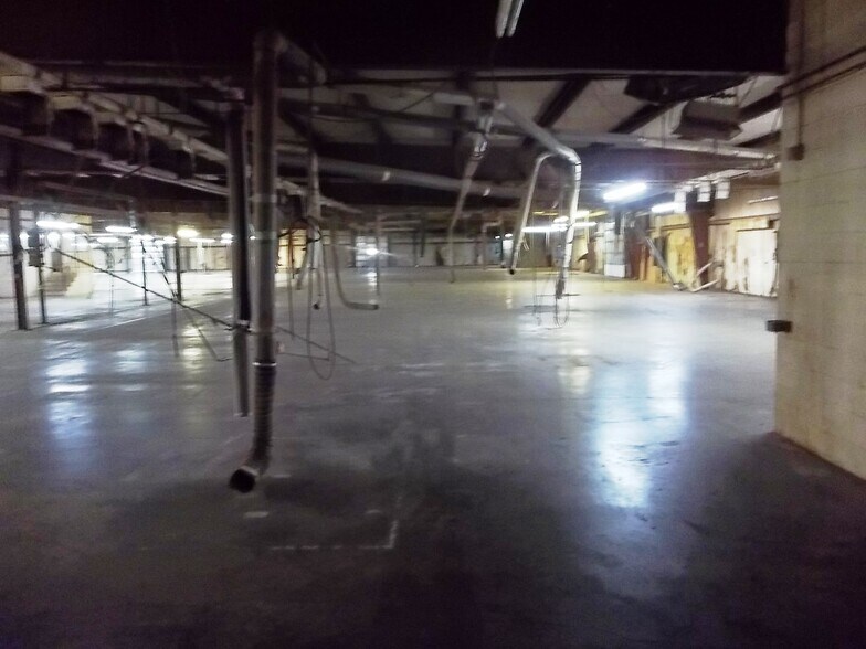 More Photos Of 1250 Tank Street, Neodesha Industrial For Sale
