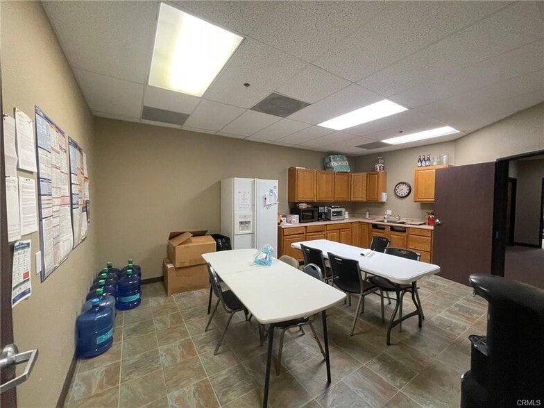 More Photos Of 42065 Zevo Dr, Temecula Warehouse For Sale