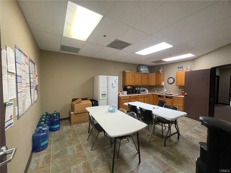 More Photos Of 42065 Zevo Dr, Temecula Warehouse For Sale