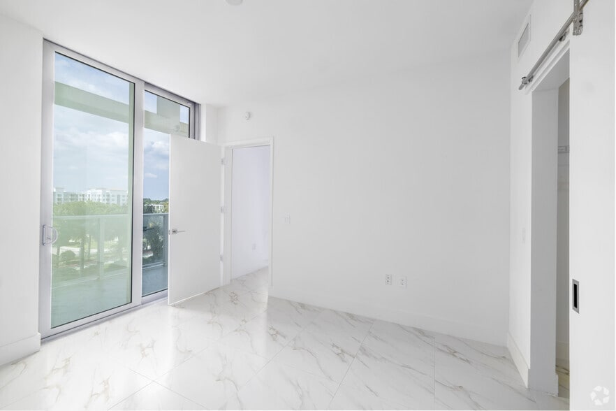 More Photos Of 2000 Metropica Way, Fort Lauderdale Apartments For Sale