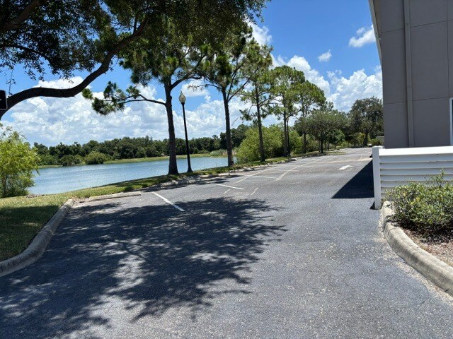 More Photos Of 8221-8249 Vicela Dr, Sarasota Office For Sale