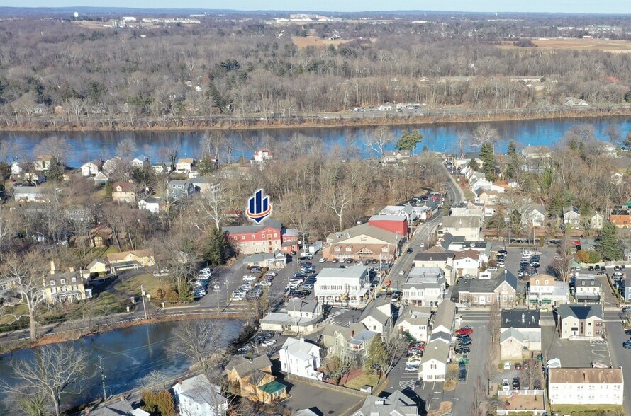 More Photos Of 10 N Main St, Yardley Office For Lease