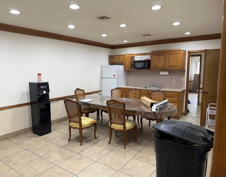 More Photos Of 10848 S 265th East Ave, Broken Arrow Manufacturing For Lease