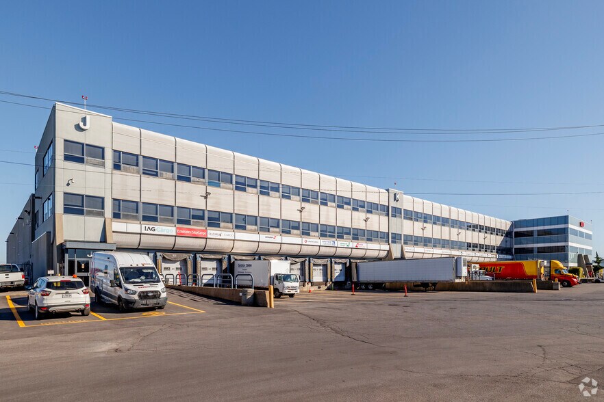 More Photos Of 800 Boul Stuart-Graham S, Dorval Warehouse For Lease