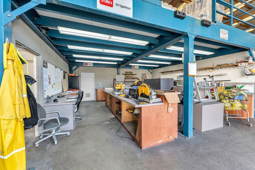 More Photos Of 2629 Waiwai Loop, Honolulu Warehouse For Sale