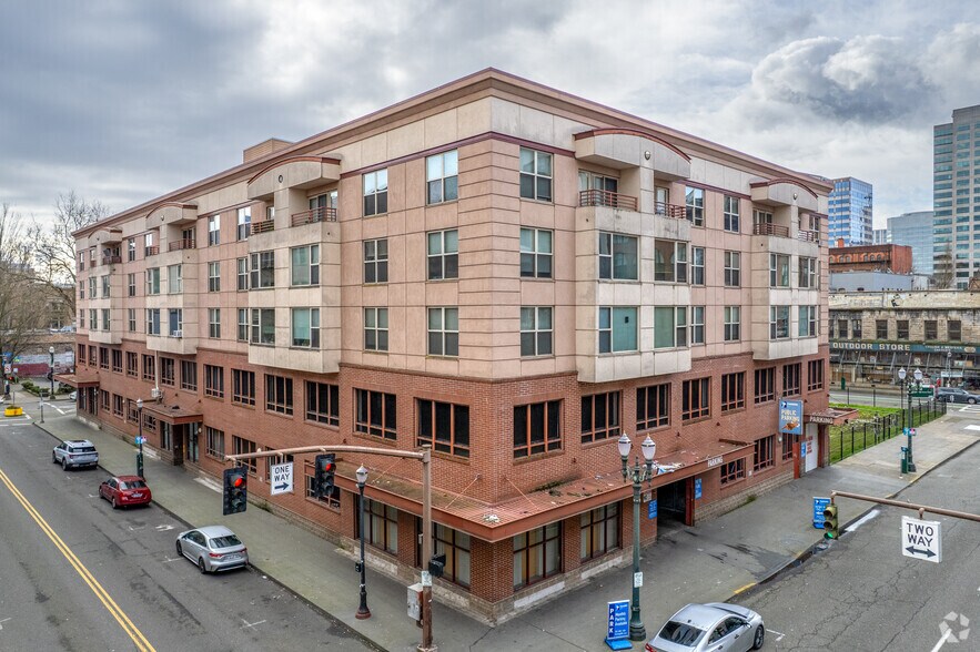 More Photos Of 222 SW Pine St, Portland Apartments For Sale