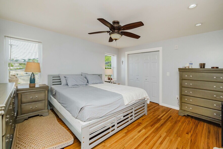 More Photos Of 1019 Main Rd, Tiverton Storefront For Sale