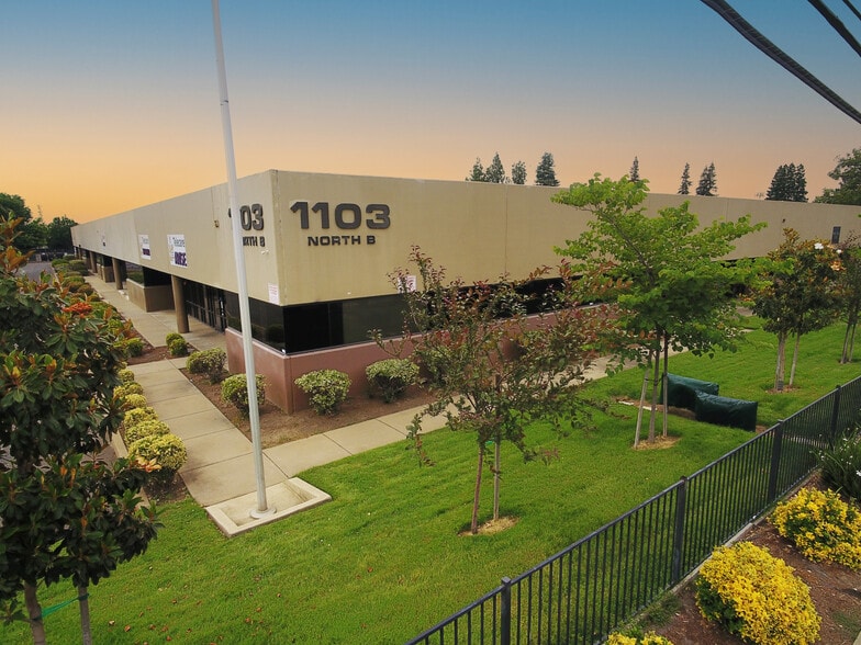 More Photos Of 1103 N B St, Sacramento Flex For Lease