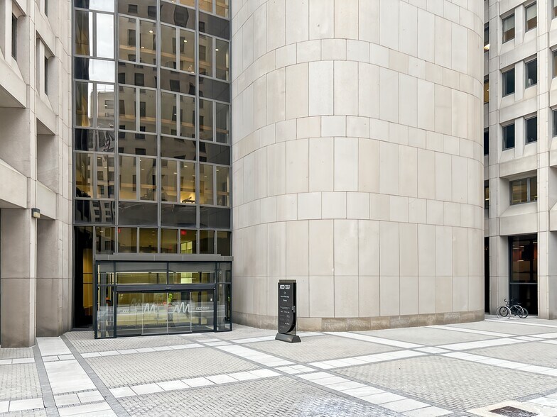 More Photos Of 1000 N West St, Wilmington Coworking Space