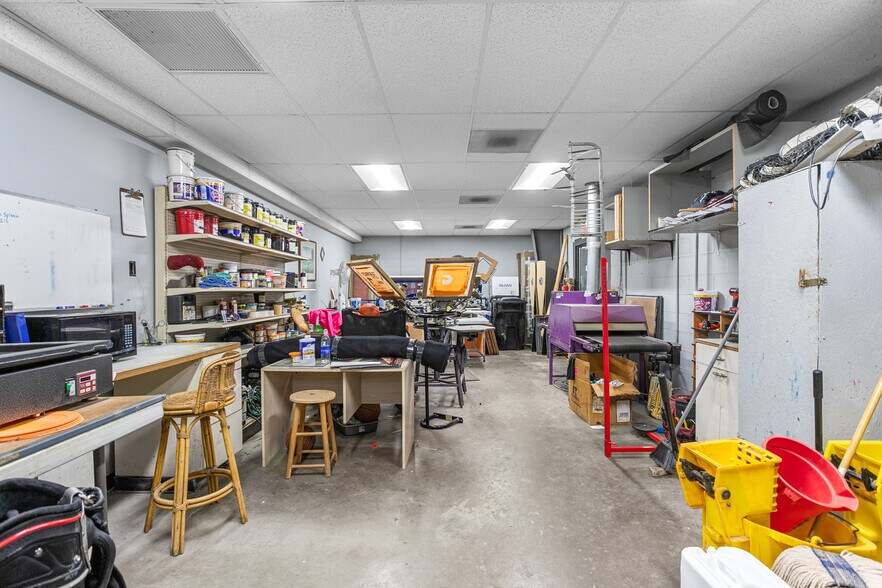 More Photos Of 2233 W Hanford Rd, Burlington Freestanding For Sale