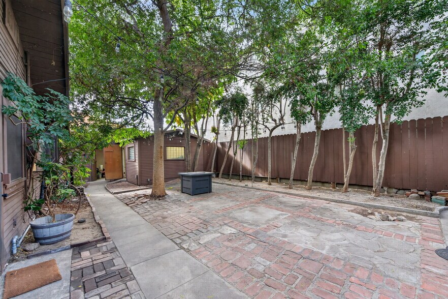 More Photos Of 119 S Adams St, Glendale Multifamily For Sale