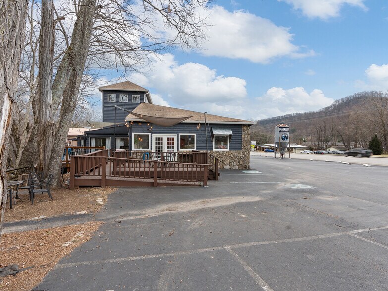 More Photos Of 4352 Soco Rd, Maggie Valley Restaurant For Sale