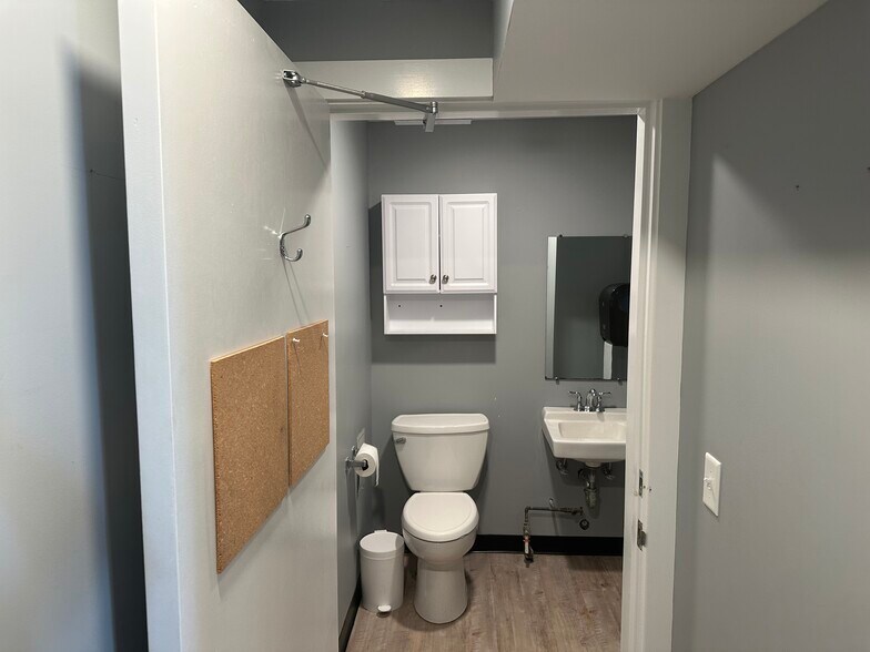 More Photos Of 310 Dillingham Ave, Falmouth Loft Creative Space For Lease