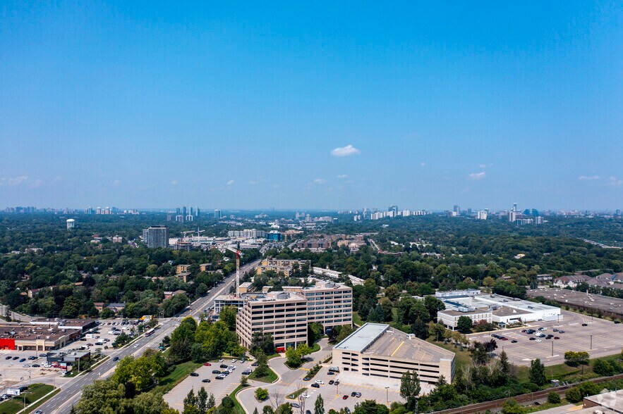 More Photos Of 895 Don Mills Rd, Toronto Office For Lease