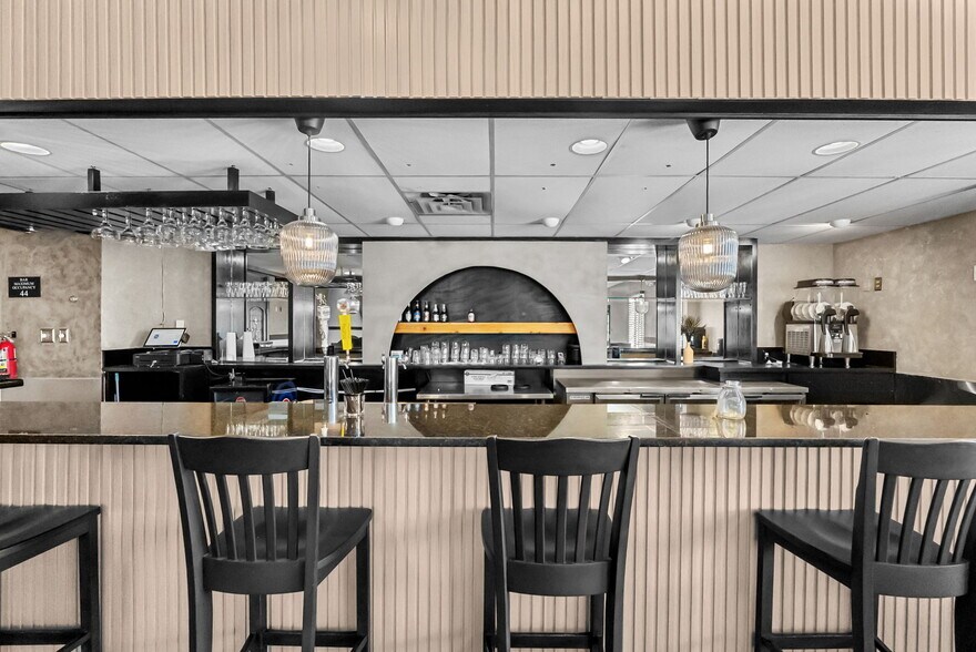 More Photos Of 983 N Highway 123 Byp, Seguin Restaurant For Sale