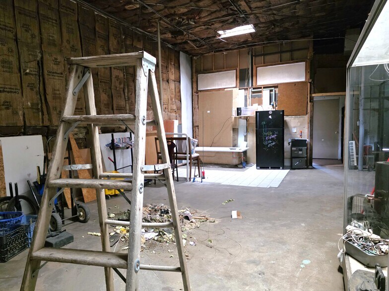 More Photos Of 428 Chama St SE, Albuquerque Flex For Sale