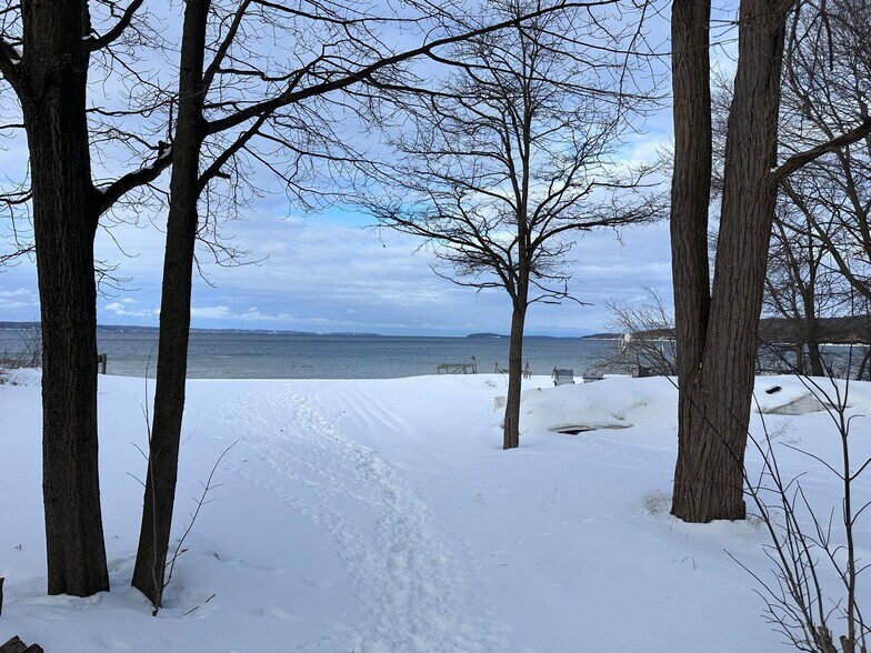 More Photos Of 841 E Front St, Traverse City Hotel For Sale