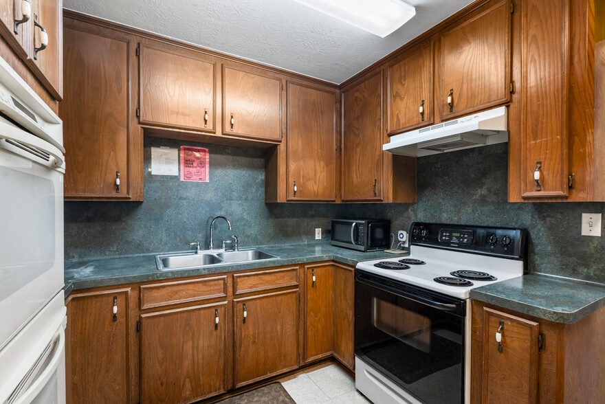 More Photos Of 989 Old Mcdade Rd, Elgin Daycare Center For Sale