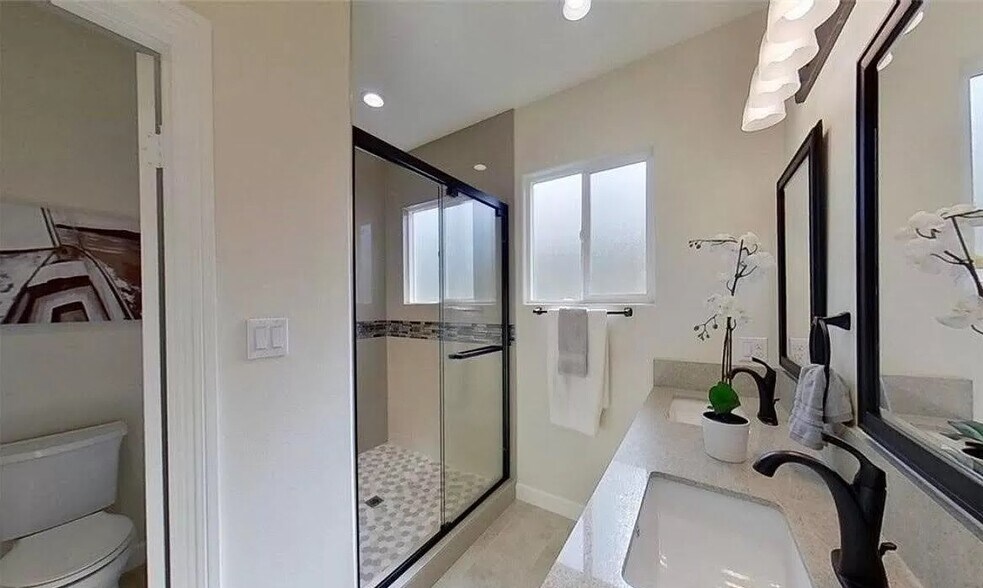 More Photos Of 7792 Liberty Dr, Huntington Beach Apartments For Sale