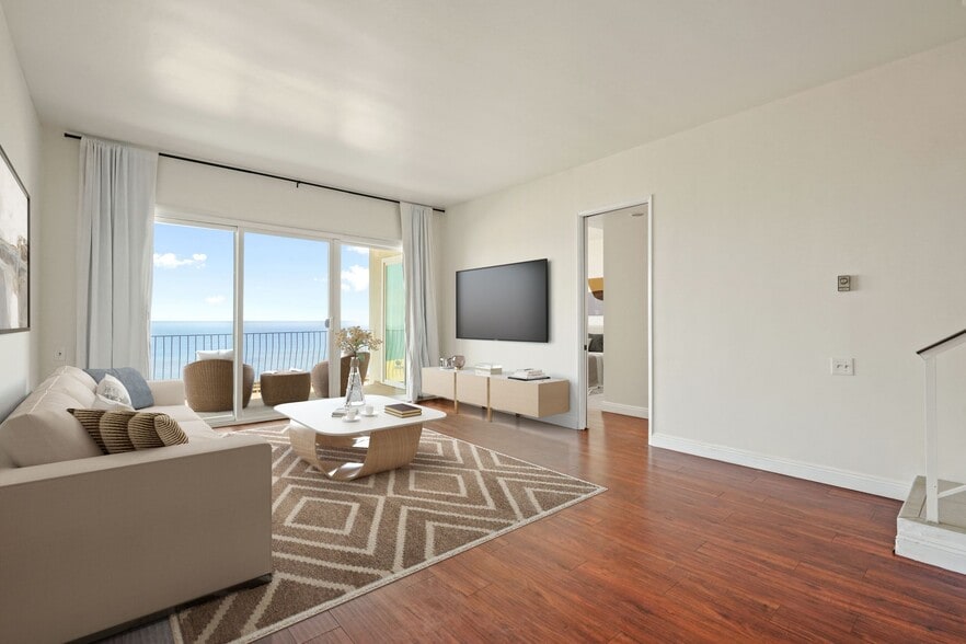 More Photos Of 18103 Coastline Dr, Malibu Apartments For Sale