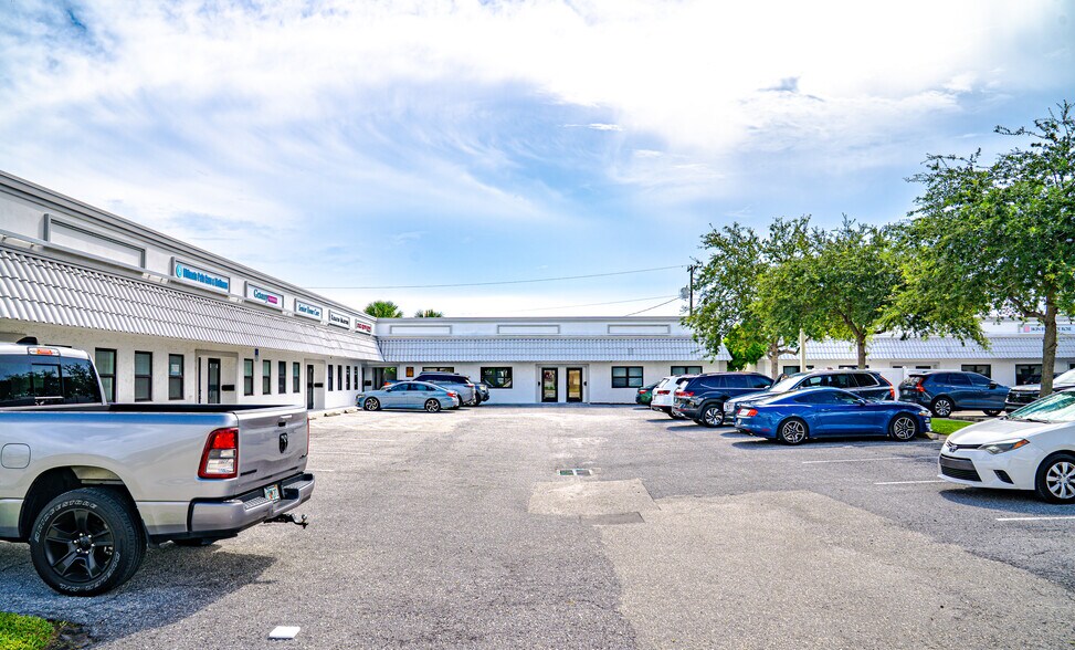 More Photos Of 1446 NW Boca Raton Blvd, Boca Raton Office For Lease