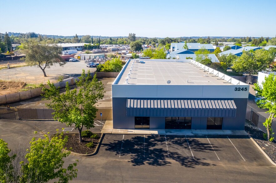 More Photos Of 3245 Swetzer Rd, Loomis Warehouse For Lease