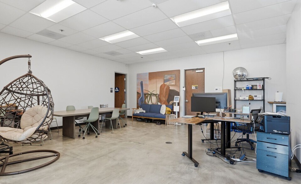 More Photos Of 12190 Dearborn Pl, Poway Industrial For Lease