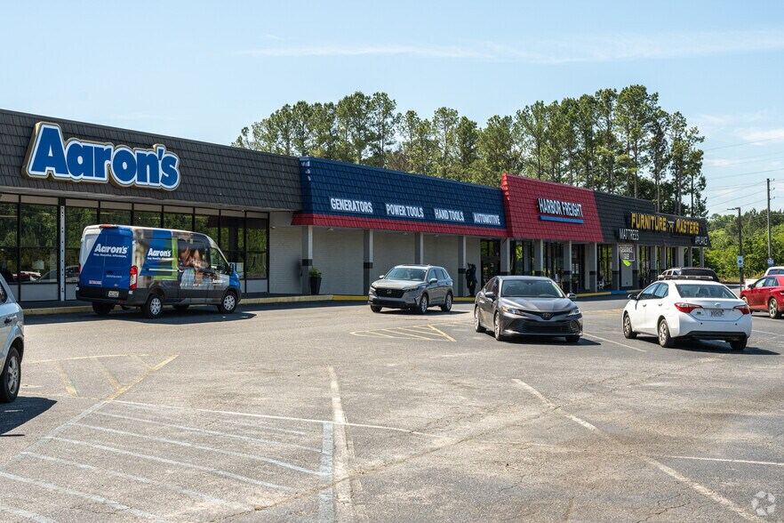 More Photos Of 1301-1395 W Fort Williams St, Sylacauga Supermarket For Sale