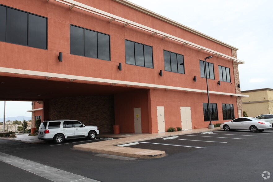More Photos Of 8845 W Flamingo Rd, Las Vegas Medical For Lease