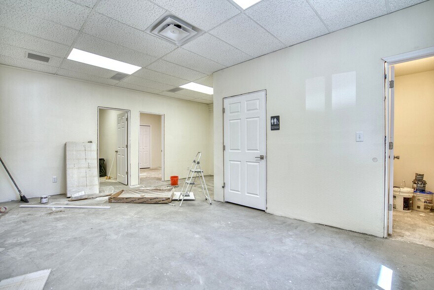 More Photos Of 516 Main St, Longmont General Retail For Sale