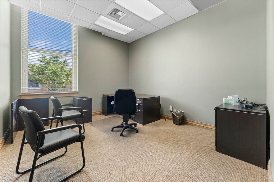 More Photos Of 526 2nd Ave SE, Cedar Rapids Office For Sale